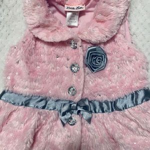 Gorgeous soft pink vest w/beautiful bling buttons